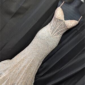 NWOT! CHANDALIER! CHAMPAGNE PINK/BEIGE ULTRA GLAM BEADED/SEQUIN GOWN! SZ 000